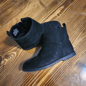Girls boots